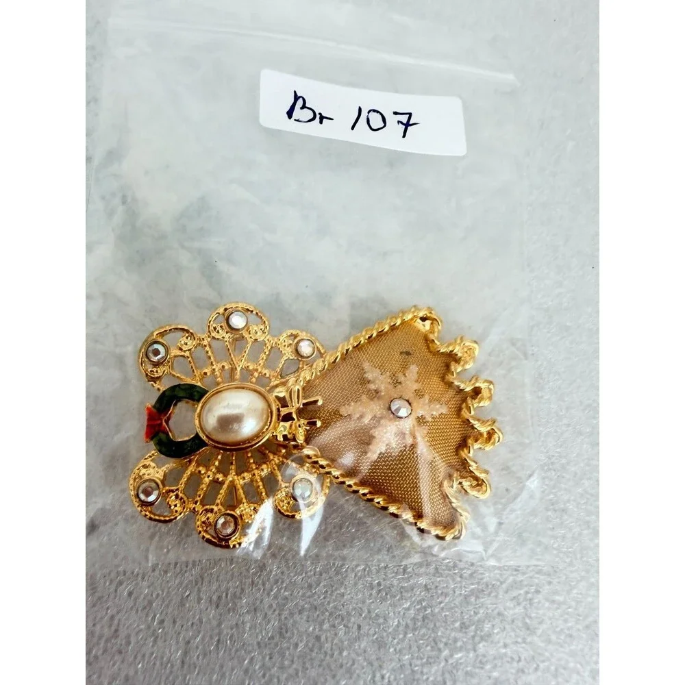 Vintage 1980s 1990s Gold Tone Mesh Christmas Angel Brooch Faux Pearl Snowflake